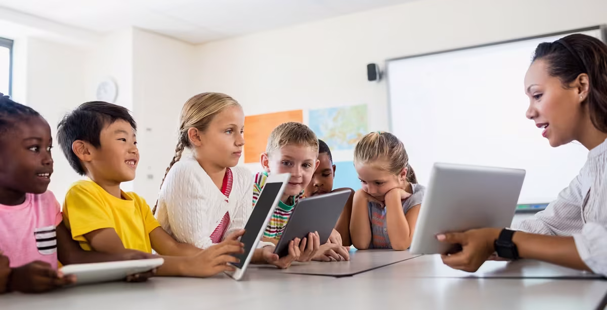 PEF emprendimiento y finanzas educare expreso costa rica